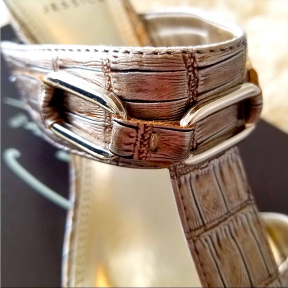 VINTAGE Jessica Dawson Gold Faux Snakeskin Sandal Heels 8 - Picture 3 of 13